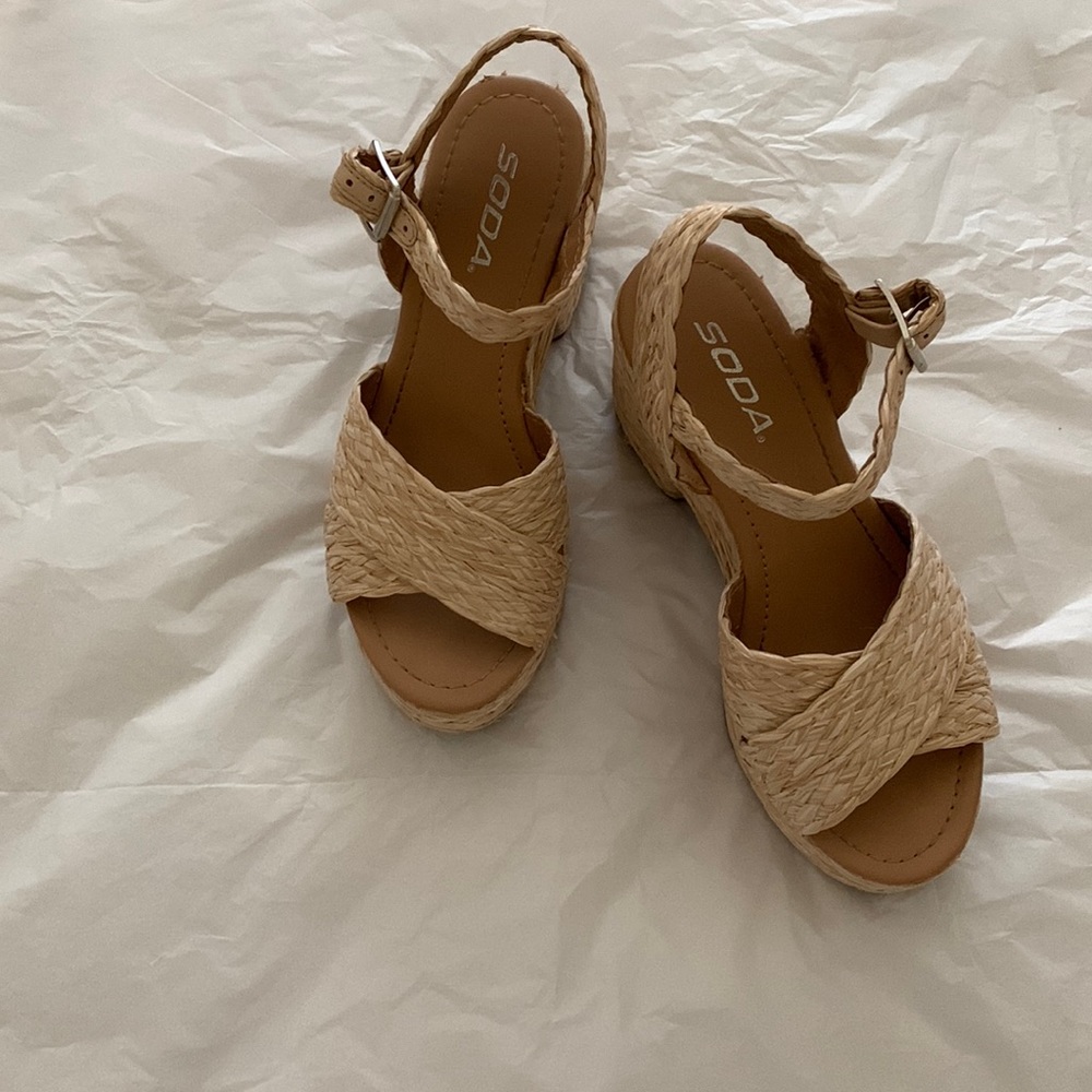 SODA Castle Womens Platform Sandals